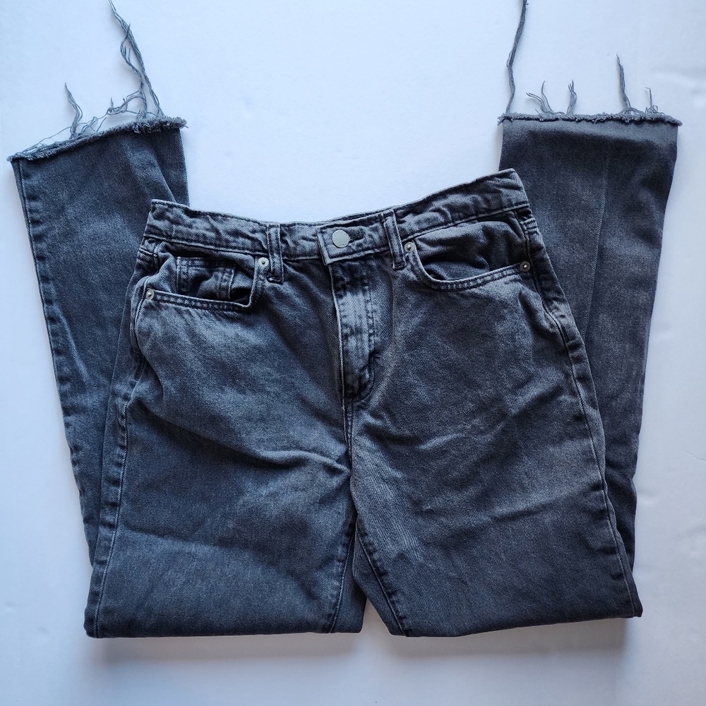 Universal Thread boyfriend jean Size 0/25r black raw/frayed hemm